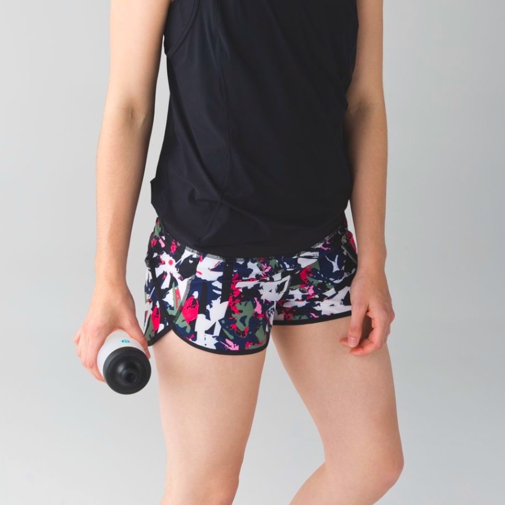 Lululemon Speed short Size 6